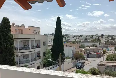 Image de Bel appartement avec terrasse vue grandiose proche du c/ ville Tunis des transp