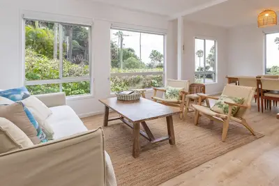 Image de Trade Winds - Enjoy the stunning views off Elizabeth Beach