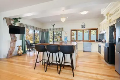 Image de Tree House on the Murray - Incredible five bedroom, two bathroom resort style home on the Murray River