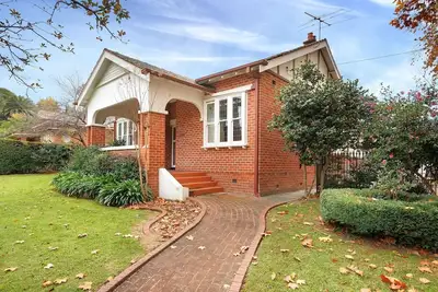 Image de Step Back in Time on Dean - Comfortable, central three bedroom home with lots of charm