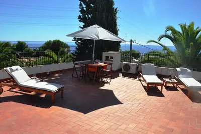 Image de Villa Beside the Sea - 3 Bedrooms' avec piscine partagée et Wi-Fi