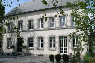 Image de Maison de vacances dans les Ardennes avec jardin privי