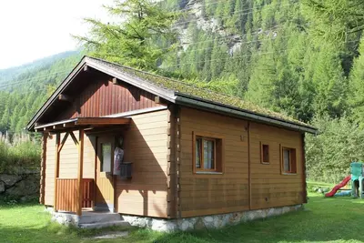 Image de Chalet moderne Ă Saas-Balen avec jardin