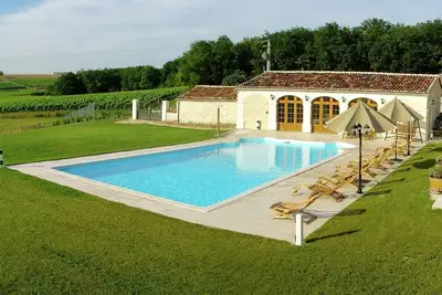 Image de Demeure de luxe à Saint-Preuil avec piscine