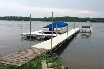 Image de Lakefront home ice fishing snowmobile trail access with beautiful sunrise view