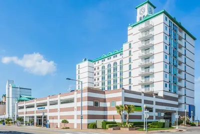 Image de Oceanfront Boardwalk Resort and Villias. Located near the Pier, food and shops
