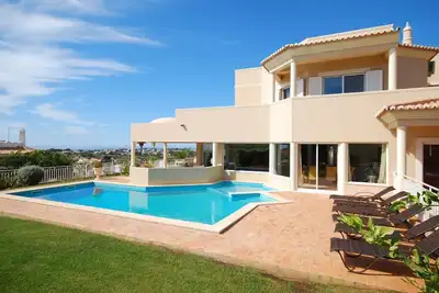 Image de Villa somptueuse avec piscine privée à Albufeira