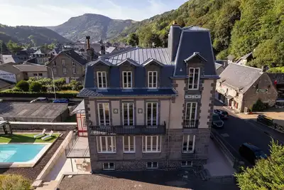 Image de Gîte de Charme avec Piscine privée couverte et chauffée