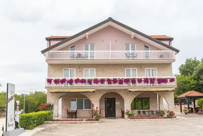 Image de Appartement א Imotski prטs du lac
