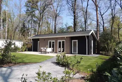 Image de Chalet confortable avec micro-ondes combiné près de la Veluwe