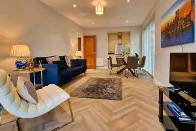 Image de Luxury apartment, walking distance to city centre.
