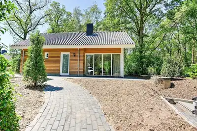 Image de Maison de vacances de Reutum avec un sauna