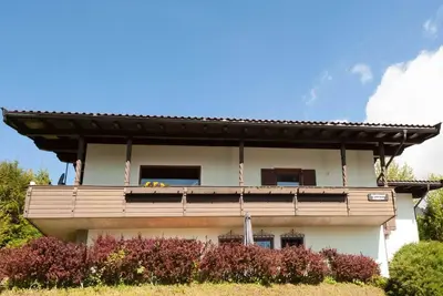Image de Holzwohnung à St. Johann au Tyrol avec terrasse