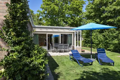 Image de Joli bungalow avec piscine près de la mer du Nord