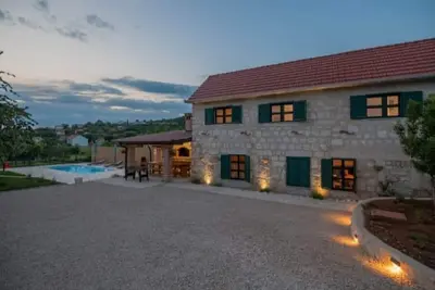 Image de Adorable maison de vacances avec piscine