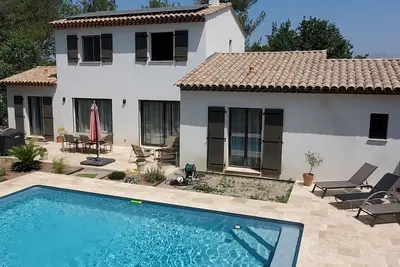 Image de Villa climatisée avec piscine en Provence