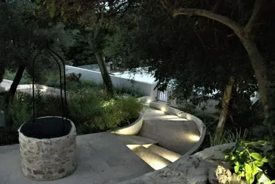Image de Lodge Néflier Piscine Mer Vignobles Bandol, tous types activités à 5/10 mn
