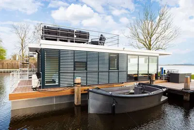Image de Péniche unique sur et autour du Sneekermeer
