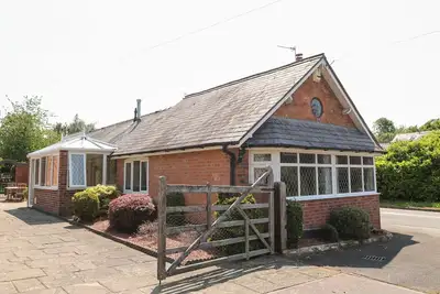Elm Tree Cottage, family friendly, with a garden in Melton Mowbray