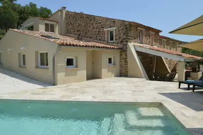 Image de Bastide La Maura dans le massif des Maures en Provence Côte d’Azur