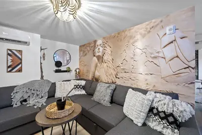 Image de 2 Bd/2 Bth with ·King bed ·2 floors · Private Parking · Downtown Rockport
