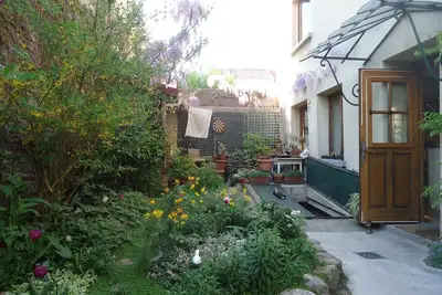 Image de Beautiful country style house with garden 5 minutes from Paris