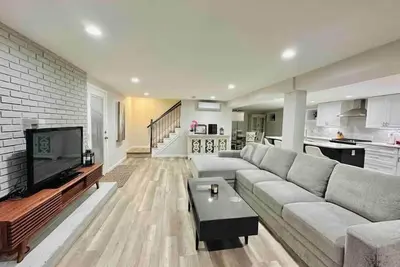 Image de The Lowell House: Oasis of Arlington