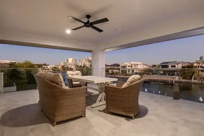 Image de North Quay Waterfront Family Holiday Home + Pool