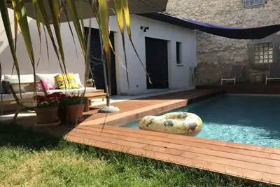 Image de villa contemporaine en plein centre