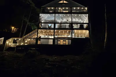 Image de Sweet chalet hot tub pool outdoor movie screen between Banner Elk and Boone