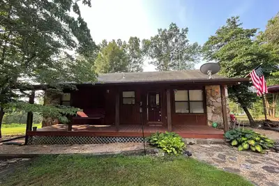 Image de Clean, Spacious, Cozy Cabin, Less than 1/2 to Marina, Sleeps 8, Cell Service