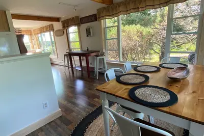 Image de Newly renovated home with water views in the heart of Bailey Island