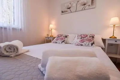 Image de Appartement d'une chambre avec la terrasse et la vue sur le mer Podstrana, Split (A-21505-a)