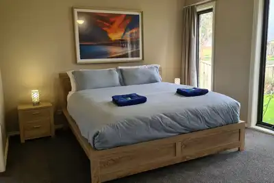 Image de Pioneer Escape with King beds and King single bunks