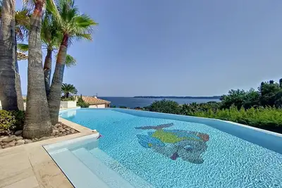 Image de Bas de villa proche centre ville et plage, piscine, vue Mer