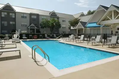 Image de You Found it! Three Relaxing 2br Suites, Swimming Pool, Free Parking & Breakfast
