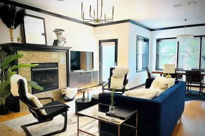 Image de Cozy Wicker Park Home with Movie Room