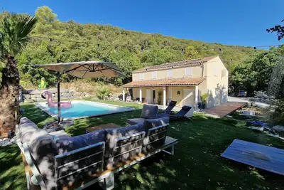 Image de Maison avec piscine, 7 chambres (245m2) entre Nimes et Montpellier