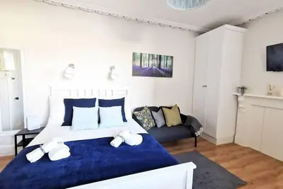 Image de Cosy studio new renovated - kitchen, Tv &Fast Wifi