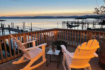 Image de Remodeled Lakefront House, Wrap around deck, Private ramp, dock-Incredible Views!