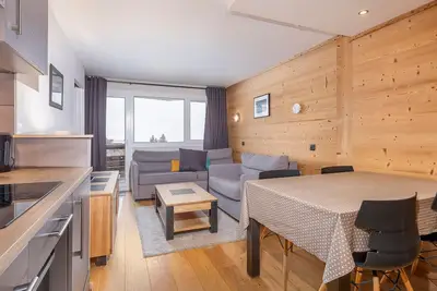 Image de Superbe appart rénové, 4 pers, ski aux pieds, balcon sud, wifi inclus