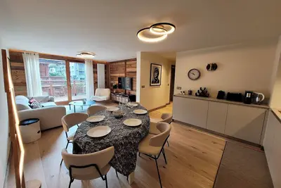 Image de Appartement prestige 6 pers, centre Les Gets, à 150m des pistes, avec terrasse et équipements luxueux