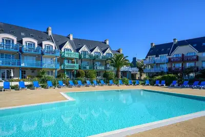 Image de Appartement de vacances \"L'Eclose Cap Marine\" avec vue sur mer, piscine chauffée partagée et Wi-Fi