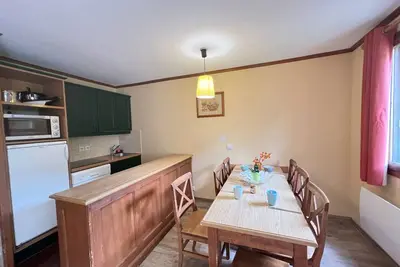 Image de Appartement chaleureux 3 pièces avec terrasse, proche pistes, parking couvert & casier à skis
