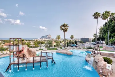 Image de Appartement de vacances \"Clementina Imperial Park\" avec vue sur la mer, piscine partagée et Wi-Fi
