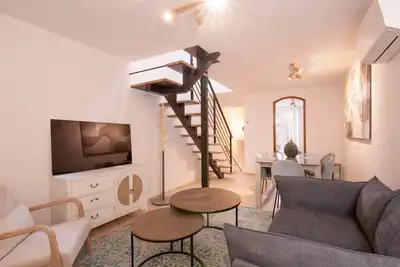 Image de A Breathtaking Townhouse in the heart of Saint-Tropez