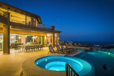 10br Villa Celeste Sleeps up to 24! !