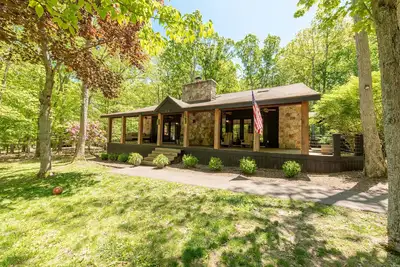 Image de New! Middleton Cottage: Dogs Ok, Lake Access, Hot Tub!