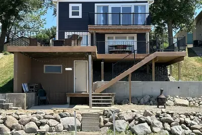 Image de Lake Poinsett waterfront home with beautiful sunset views