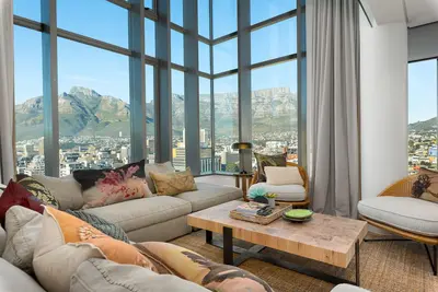 Image de Penthouse with Postcard Views and Artistic Flair